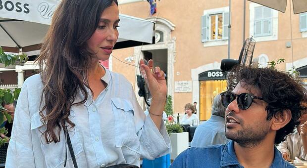 La regista Anna Marcello con l’attore indiano di Bollywood Naga Chaitanya