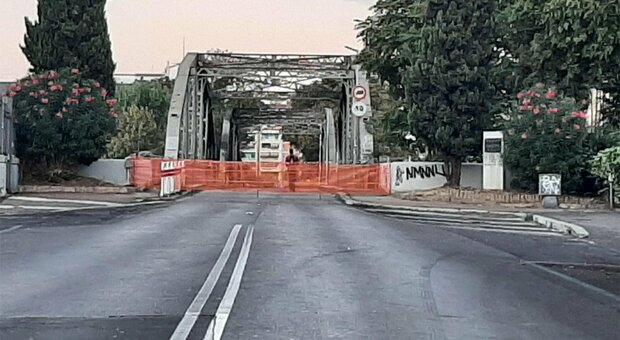 Ponte di ferro, Gualtieri: «Tra 10 giorni potrà riaprire al traffico»