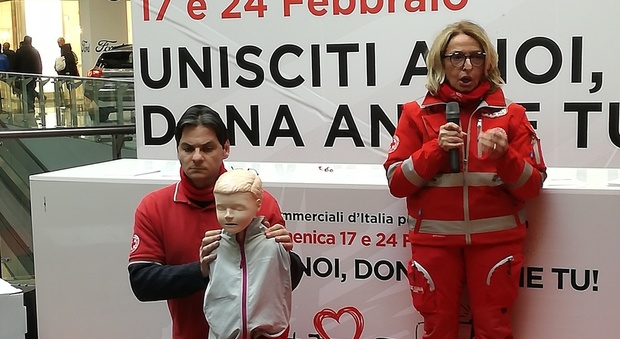 Roma, progetto charity della Croce Rossa raccolta fondi per acquistare ambulanze