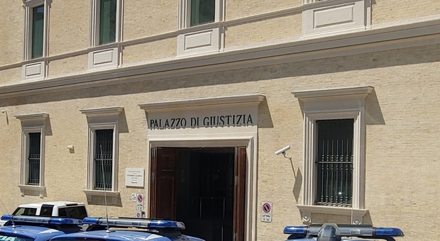 Senigallia, una casa intera affittata a 200 euro: disabile beffata, truffatore a giudizio