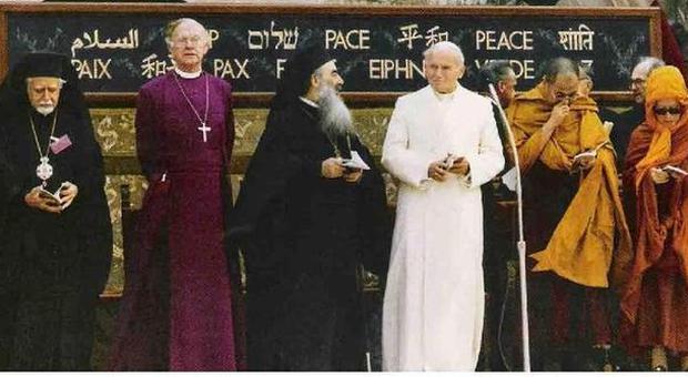 Papa Giovanni Paolo II ad Assisi con i rappresentanti di tutte le religioni