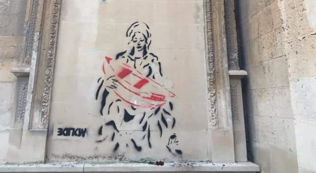 Lecce, il falso Banksy che fa riflettere sui migranti