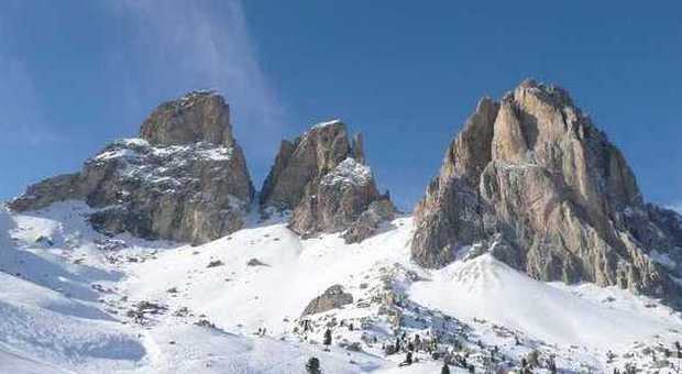 Cortina d'Ampezzo, valanghe travolgono due sciatori: un ferito
