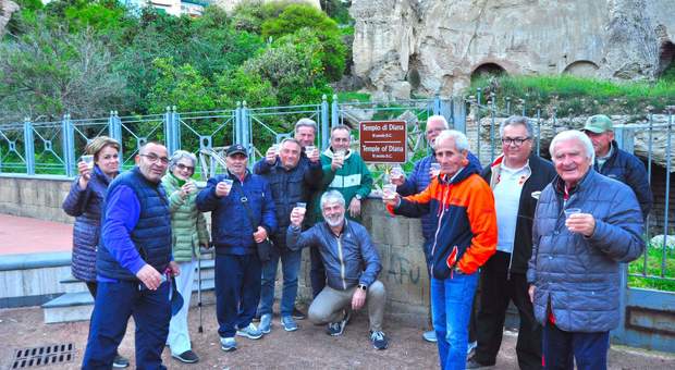 Gli anziani di Baia si auto-tassano per realizzare insegna turistica del tempio di Diana