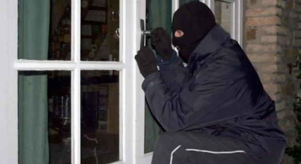 Marano, ladri d'appartamento scatenati: almeno 4 furti nelle ultime 48 ore
