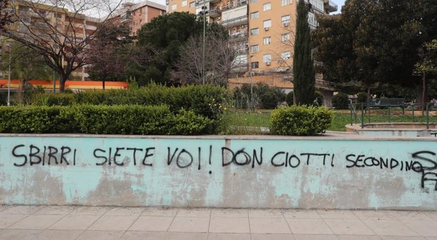 «Sbirri siete voi, Ciotti secondino» dopo Locri, nuove scritte a Palermo
