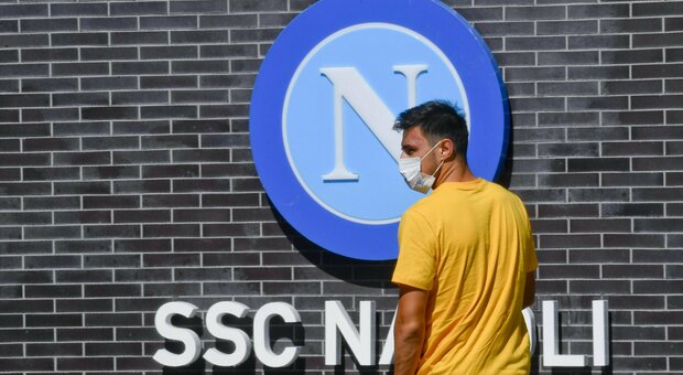 Juventus-Napoli non si gioca più: l'Asl blocca gli azzurri, niente partenza