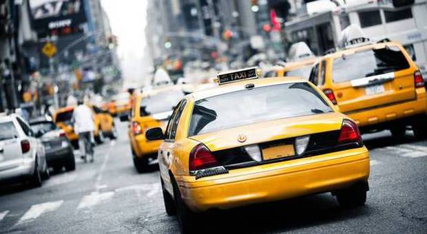 New York, il taxi cambia e diventa un minivan: arriva anche la app contro la concorrenza di Uber
