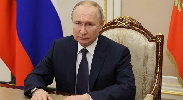Putin, la Russia resuscita la Smersh: è l'unità di controspionaggio dell'era stalinista (citata anche da James Bond)