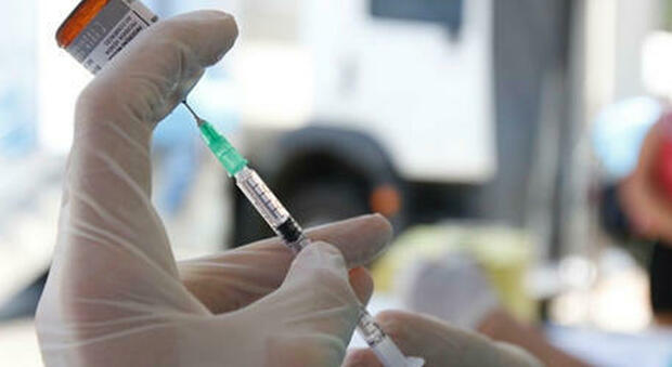 Vaccini, open day Astrazenca a Roma per gli over 30 il 22 e 23 maggio: ecco dove saranno gli hub