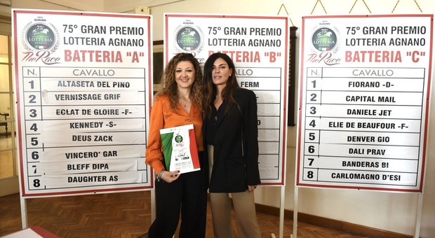 L'imprenditrice Ida Giugliano e l'attrice Claudia Ruffo madrine del sorteggio (foto Gennaro Giorgio)