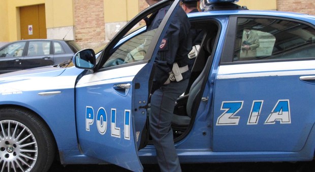 Roma, abusi sessuali sul bus, aggredisce agenti con un coltello: arrestato