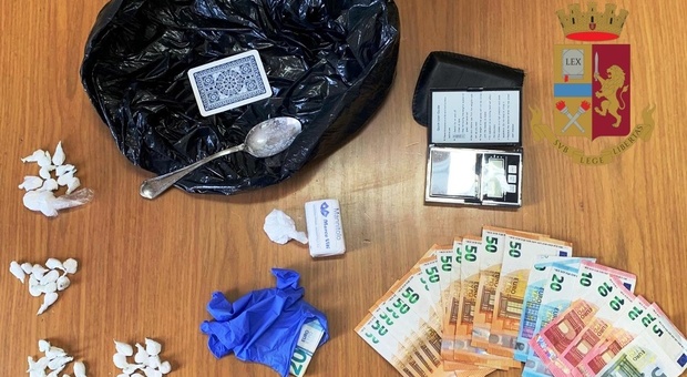 Napoli, blitz dei «falchi»: arrestato con soldi e 26 grammi di cocaina