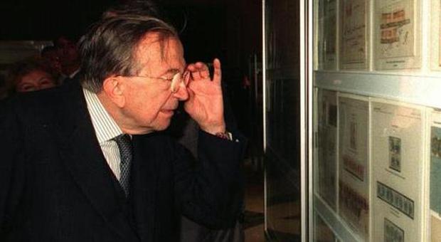 Il "tesoro" di Andreotti va all'asta a Milano: nessun 'segreto', ma 100mila euro in francobolli