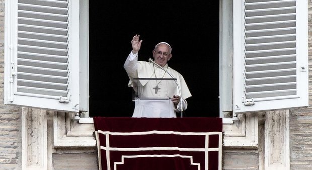 Papa Francesco: bisogna farsi prossimi dei rifugiati, ce lo chiede Dio