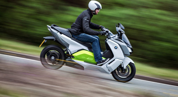 Lo scooter C-Evolution della Bmw: per ora un concept, ma molto vicino alla produzione