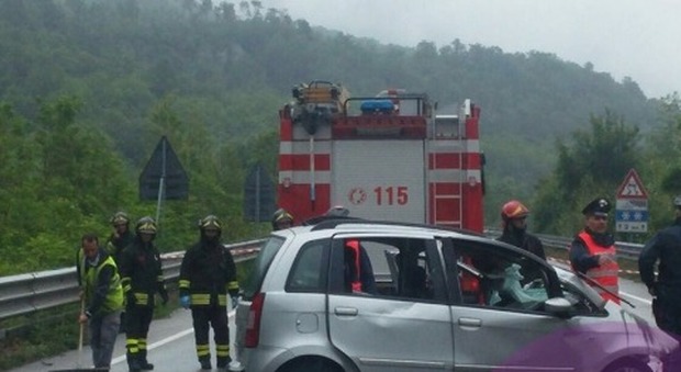 Ancora una tragedia sulla superstrada del Liri: schianto vicino a Balsorano, un morto