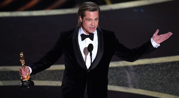 Premi Oscar 2020, Brad Pitt e la battuta sull’impeachment di Trump