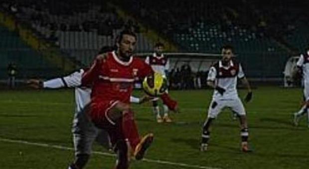 L'attaccante Daniele Paponi durante una partita del'Ancona