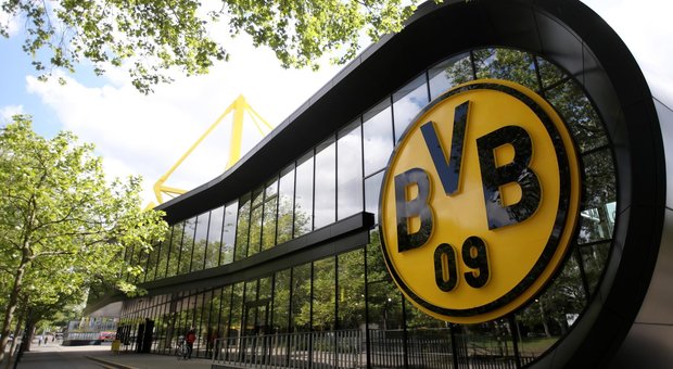 La Bundesliga riparte dopo 70 giorni Borussia Dortmund-Schalke.