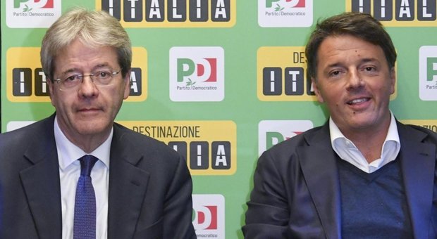 Gentiloni e Renzi (ansa)