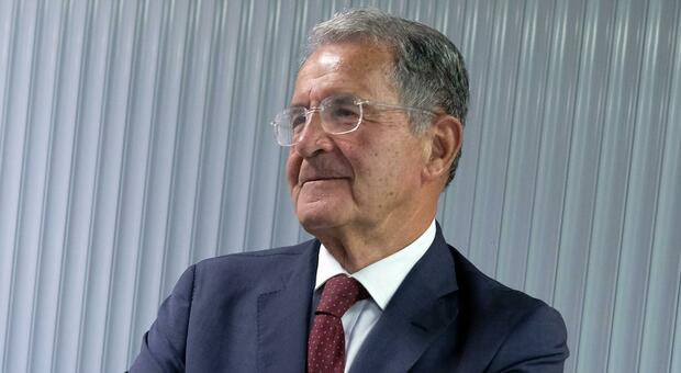 Prodi: «Sempre stato vicino al partito, ma non riprenderò la tessera Pd»