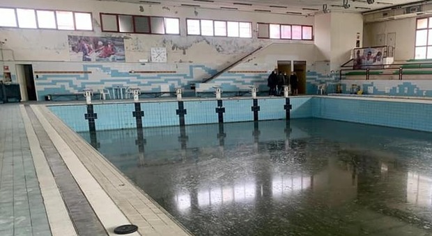 Ponticelli, piscina nel degrado: multinazionale pronta a riqualificare l'impianto