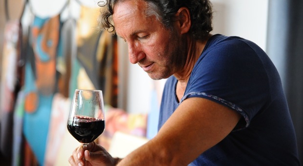 La sfida dell'enologo Vittorio Festa: «Così restituisco il vino alla natura dell’uomo»