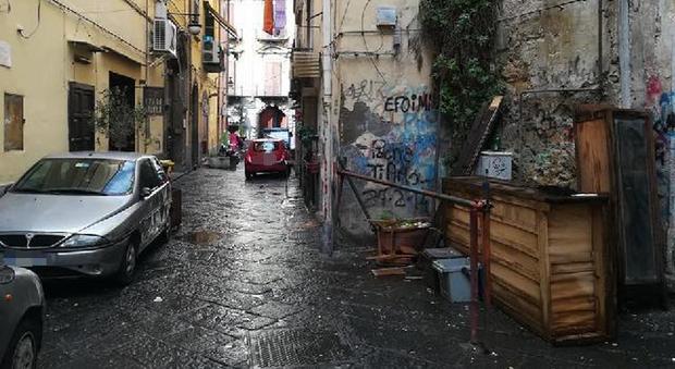 «Troppo degrado nel centro storico di Napoli», la denuncia del titolare del bistrot
