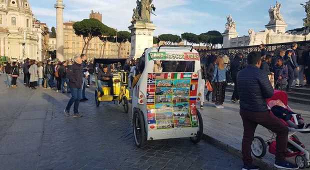 Decoro, in Centro a Roma spuntano ora gli abusivi del ciclo-tax turistico