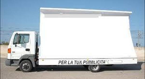 San Benedetto, vicino all'A14 i ladri rubano un camion pubblicitario