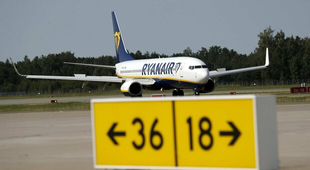 Ryanair, il ricatto all’Italia (nonostante 5 nuove rotte): «Il decreto cambi o taglieremo le tratte»