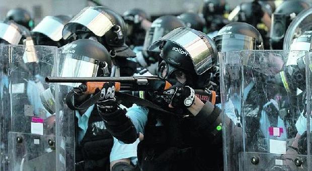 Hong Kong nel caos tra scontri e arresti E oggi la Cina annuncia un nuovo piano