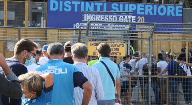 Napoli-Juventus, rapina davanti allo stadio Maradona: arrestato scippatore