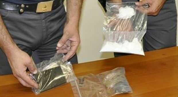 Traffico di hashish e cocaina sulla rotta Olanda-Spagna-Italia, 11 arresti a Napoli