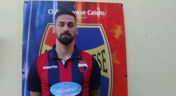 Il difensore centrale Simone Patacchiola, 24 anni, con la maglia della Civitanovese