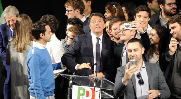 Renzi: «Servizio civile obbligatorio di un mese per i giovani»