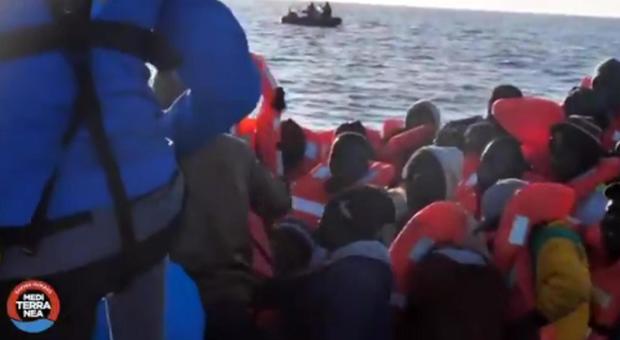 immagine La ong Mare Jonio soccorre 50 migranti