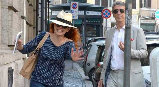 Paola Saluzzi nozze a 50 anni Lo sposo è Gabriele Romagnoli