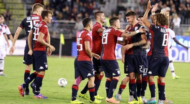 Cagliari, esordio spettacolo in serie cadetta: travolge il Crotone per 4-0