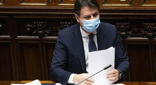 Covid, Conte alla Camera: «In Italia scenario di tipo 3. Senza misure epidemia ci sfugge di mano»