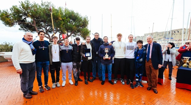 L'equipaggio del circolo Italia vincitore della Lysistrata 2024 (foto Carlo Di Santo)