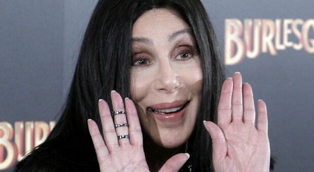 Cher torna in tv, alla vigilia dei sessant'anni di carriera: «Non so se non sentirsi vecchio ti renda più giovane»