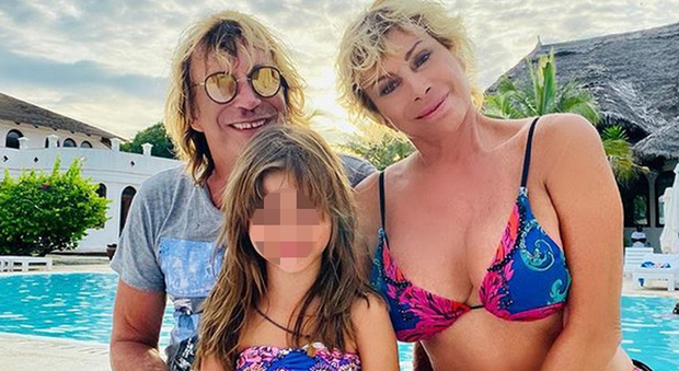 Carmen Russo, Enzo Paolo Turchi e la figlia Maria (Instagram)