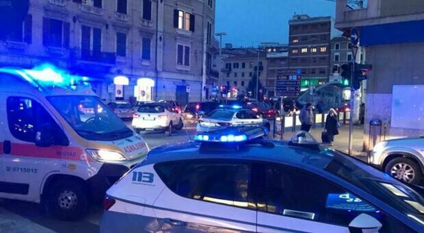 Polizia e ambulanza al Piano Il tribunale di Ancona