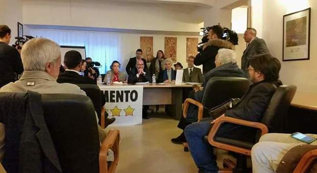 M5S, il comitato di Grillo si oppone a quello di Di Maio: il candidato rischia di perdere nome e simbolo