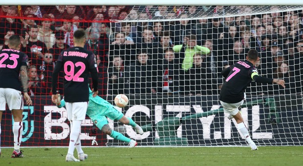 Diretta Feyenoord-Roma 0-0: parità alla fine del primo tempo, Pellegrini sbaglia un rigore
