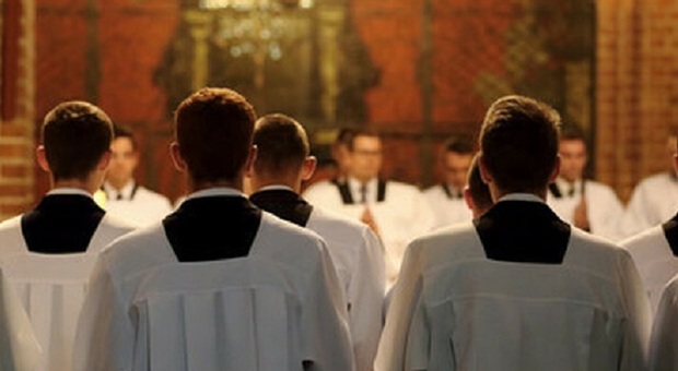 Abusi sessuali, oltre 250 sacerdoti coinvolti in un'indagine su presunte violenze