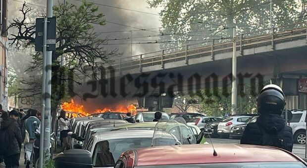 Incendio allo scalo di San Lorenzo, chiusa la tangenziale: traffico in tilt