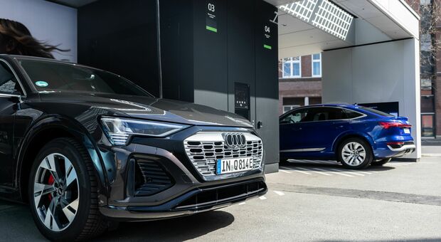 Elettrico, proposta Audi: ricarica veloce con le batterie di seconda mano